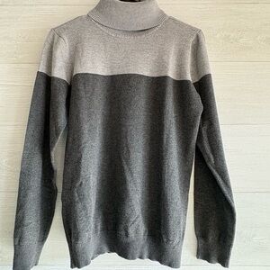 Calvin Klein Women's Gray Colorblock Turtleneck Sweater